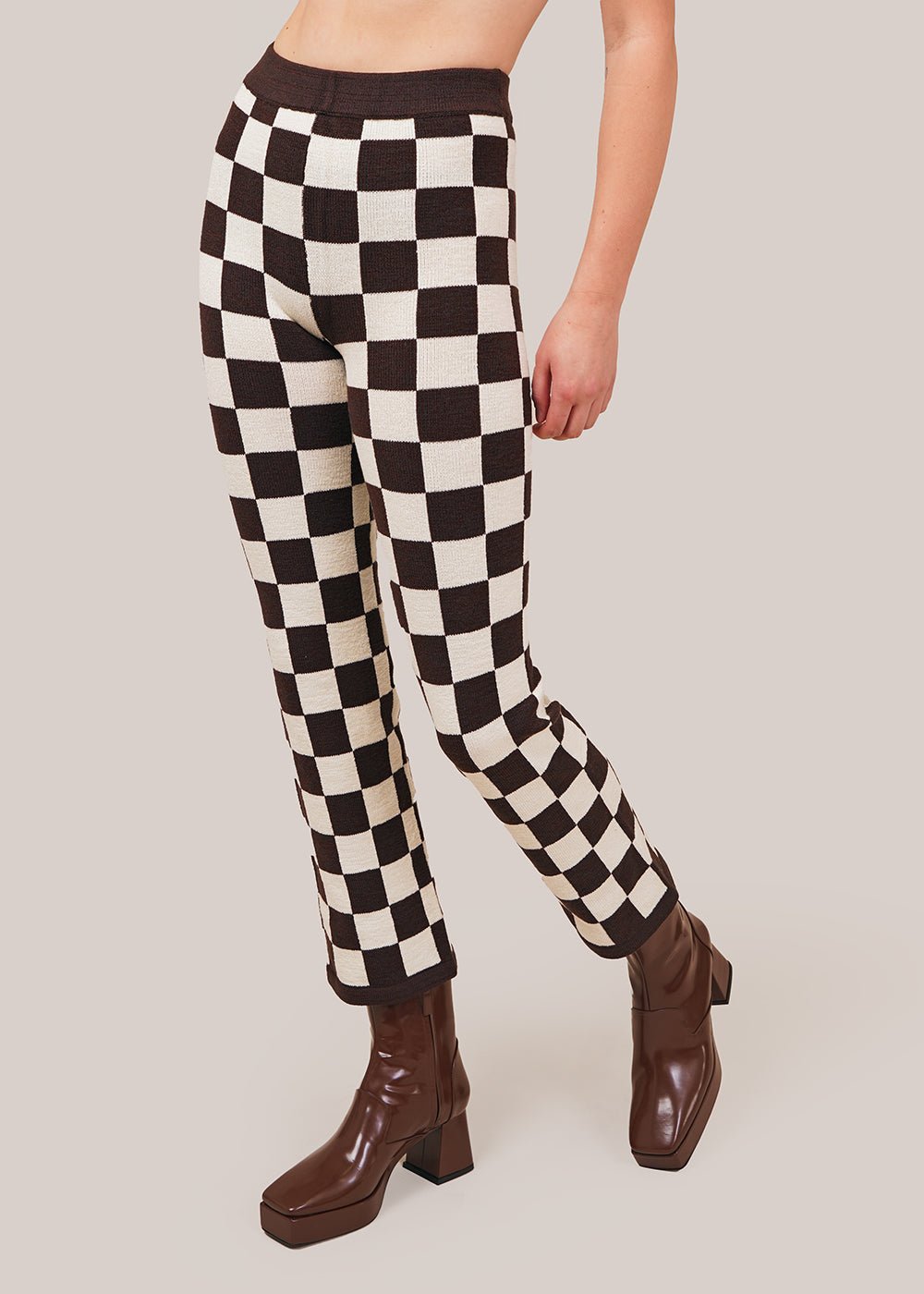 https://newclassics.ca/cdn/shop/products/belle-the-label-carob-knit-trousers-new-classics-studios-sustainable-and-ethical-fashion-canada-629943_1000x.jpg?v=1687281747
