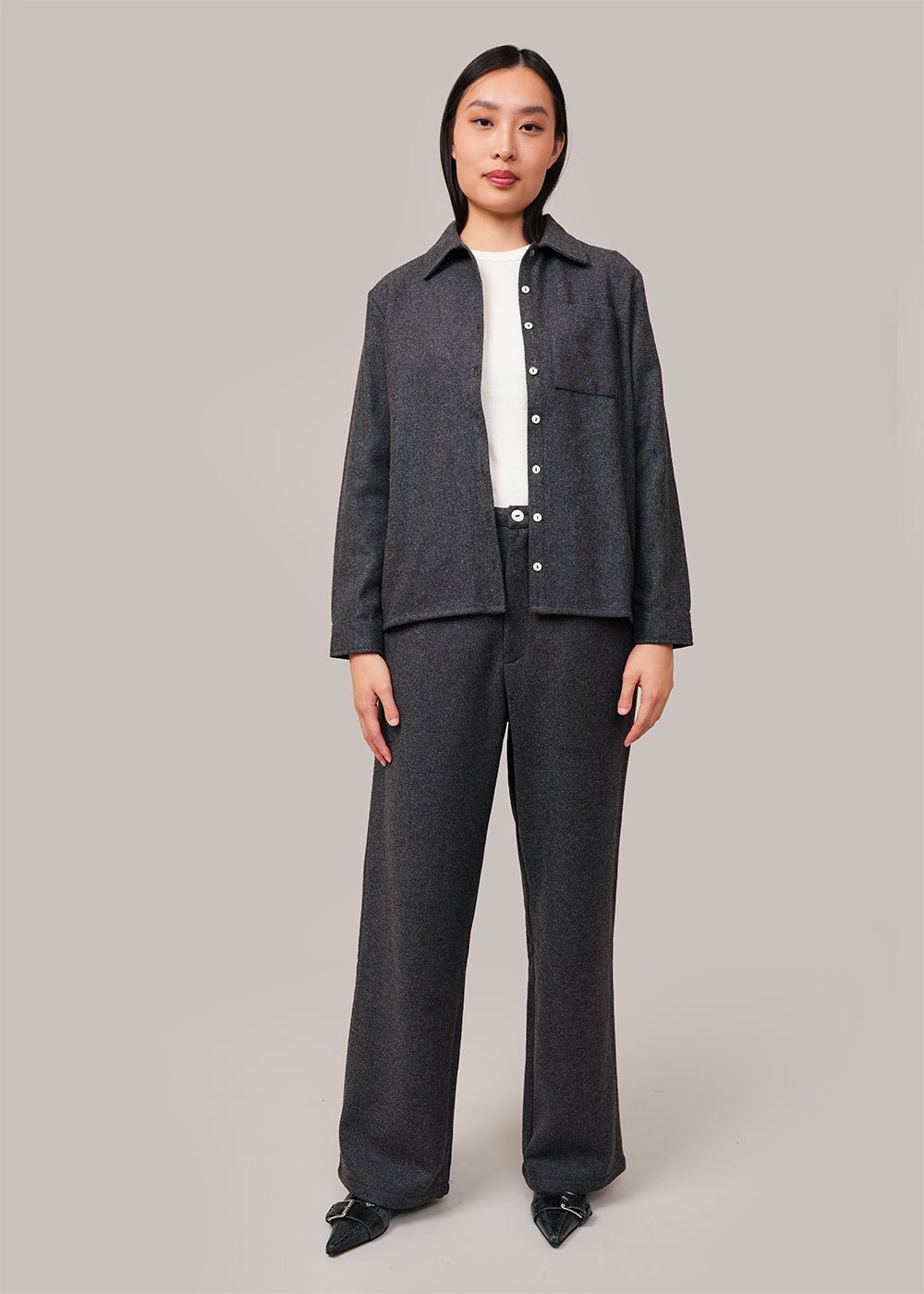 https://newclassics.ca/cdn/shop/products/by-signe-grey-liv-flannel-pants-new-classics-studios-sustainable-and-ethical-fashion-canada-243411_1000x.jpg?v=1698419295