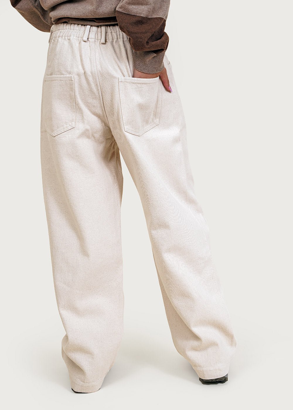 https://newclassics.ca/cdn/shop/products/cordera-natural-straight-pants-new-classics-studios-sustainable-and-ethical-fashion-canada-762546_1000x.jpg?v=1687282362