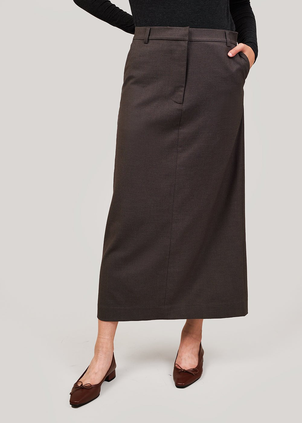 3 Reasons You Need A Rib Knit Midi Skirt - Pointed North