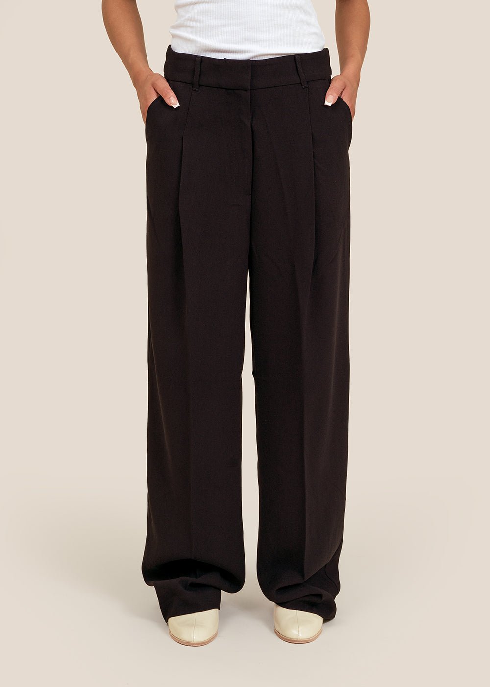 Yanisha Linen Pants - Black  Women's Trousers – TULIO Fashion